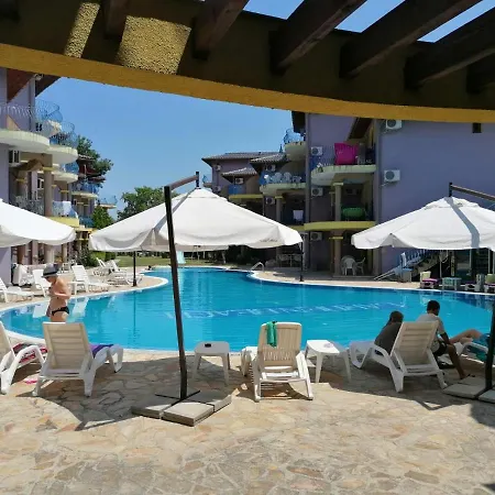 Апартаменты Casa Do Farol - с басейн до плажа на градина Черноморец