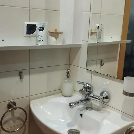 Апартаменти Casa Do Farol - с басейн до плажа на градина *