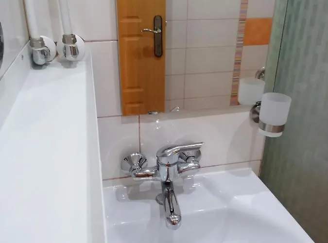 Casa Do Farol - с басейн до плажа на градина Апартаменты Черноморец