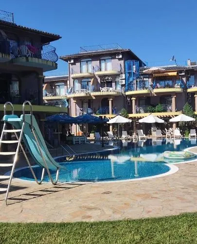 Апартаменты Casa Do Farol - с басейн до плажа на градина Черноморец
