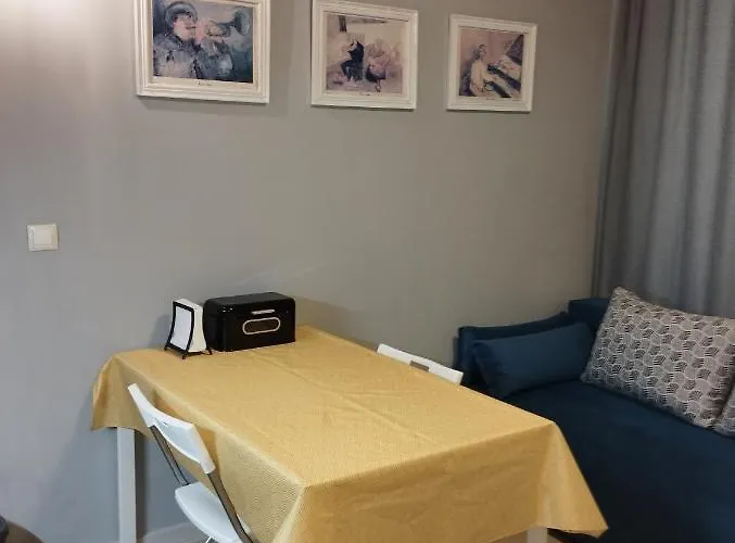 Апартаменты Casa Do Farol - с басейн до плажа на градина Черноморец