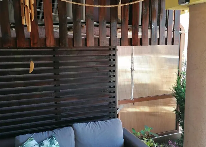 Апартаменты Casa Do Farol - с басейн до плажа на градина *